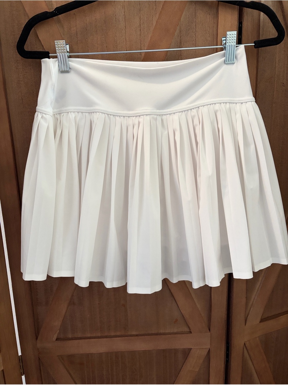 AERIE OFFLINE Pleated Skort in White SIZE LARGE